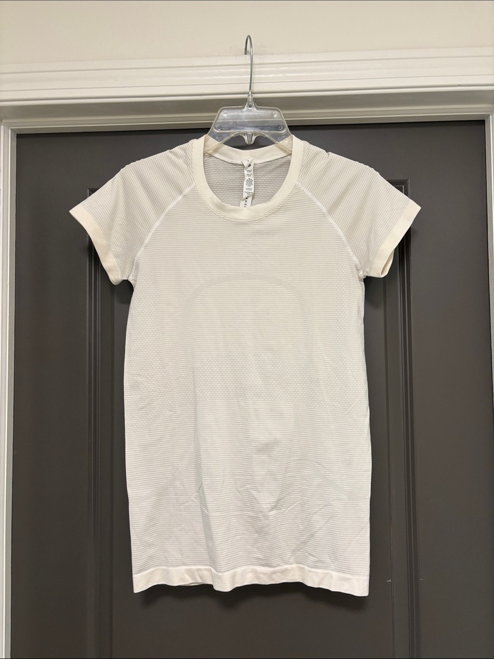 Lululemon white top 6
